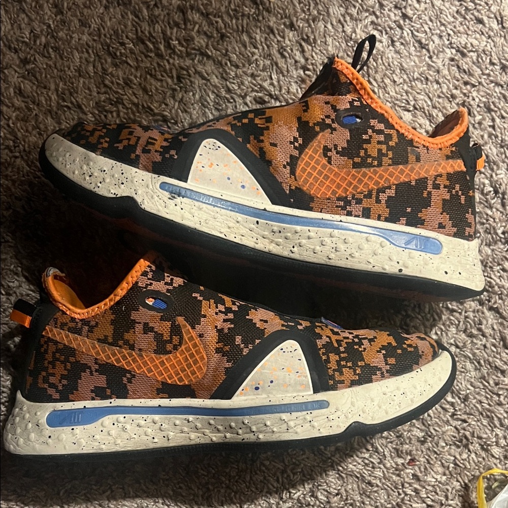 Men’s Nike pg4 Camo orange size 9